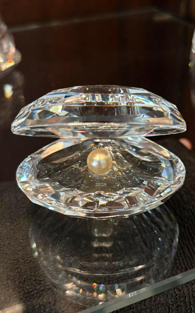 Swarovski oester met parel, Verzamelen, Swarovski, Zo goed als nieuw, Figuurtje, Ophalen of Verzenden