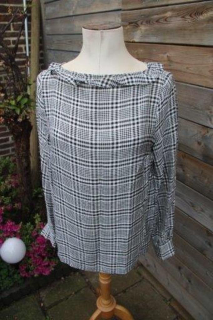 Tuniek zwart/ ecru Baum und Pferdgarten mt 38 Vaste p AANBI, Kleding | Dames, Blouses en Tunieken, Zo goed als nieuw, Maat 38/40 (M)