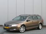 Volvo V70 T4 Nordic+ Leer / Trekhaak / Standkachel / Navi, Voorwielaandrijving, Euro 5, Gebruikt, Zwart