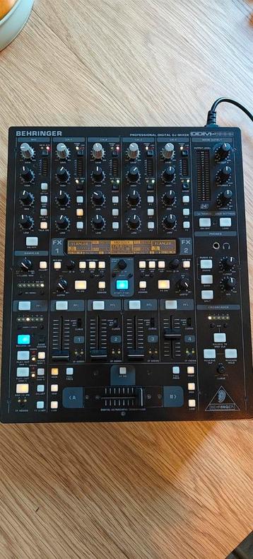 Behringer DDM4000  beschikbaar voor biedingen