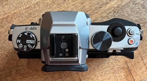Olympus OM-D E-M5 Mark I mk 1 ZGAN, Verzamelen, Fotografica en Filmapparatuur, Fototoestel, 1980 tot heden, Ophalen of Verzenden