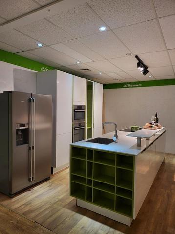 Exclusieve zeer luxe SIEMATIC eiland keuken, composiet blad. beschikbaar voor biedingen