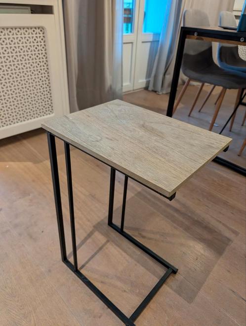 Bijzettafel / Side Table (industrieel design), Huis en Inrichting, Tafels | Statafels, Zo goed als nieuw, Ophalen
