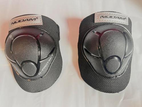 Nieuwe kniebescherming Nijdam junior maat M, Sport en Fitness, Skeelers, Nieuw, Overige typen, Overige merken, Kinderen, Verstelbaar