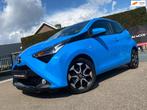 Toyota Aygo 1.0 VVT-i x-joy *Lmv*achteruitrijcamera*Led*, Voorwielaandrijving, Stof, Zwart, Start-stop-systeem