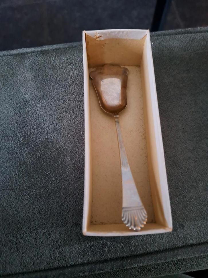 Suikerschepje cq lepel merk Gerrowe, (Gero cq Sola.), Antiek en Kunst, Antiek | Bestek, Ophalen of Verzenden