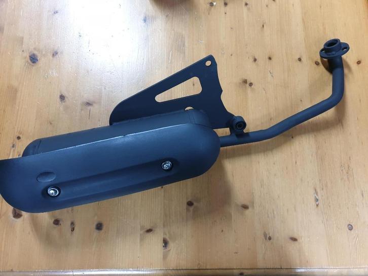 Nieuwe uitlaat yamaha Aerox /neo's / giggle 4t, Fietsen en Brommers, Brommeronderdelen | Algemeen, Nieuw, Uitlaat, Ophalen of Verzenden