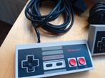 Gereinigde Nintendo Nes Set met spellen + boekjes, Ophalen of Verzenden, Zo goed als nieuw, Met 2 controllers, Met games