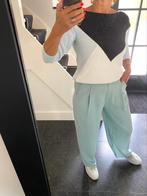 INI’RO, prachtige lichtblauwe bandplooibroek in S/M, Kleding | Dames, Broeken en Pantalons, Maat 38/40 (M), Blauw, Nieuw, Ophalen of Verzenden