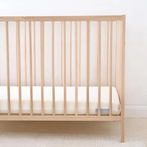 Cocomat houten ledikant 140x70 incl matras & 2 hoeslakens, Kinderen en Baby's, Kinderkamer | Bedden, Gebruikt, 140 tot 160 cm