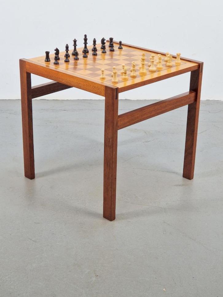 Vintage bijzettafel schaakbord schaakspel ‘70 handmade, Hobby en Vrije tijd, Gezelschapsspellen | Bordspellen, Zo goed als nieuw