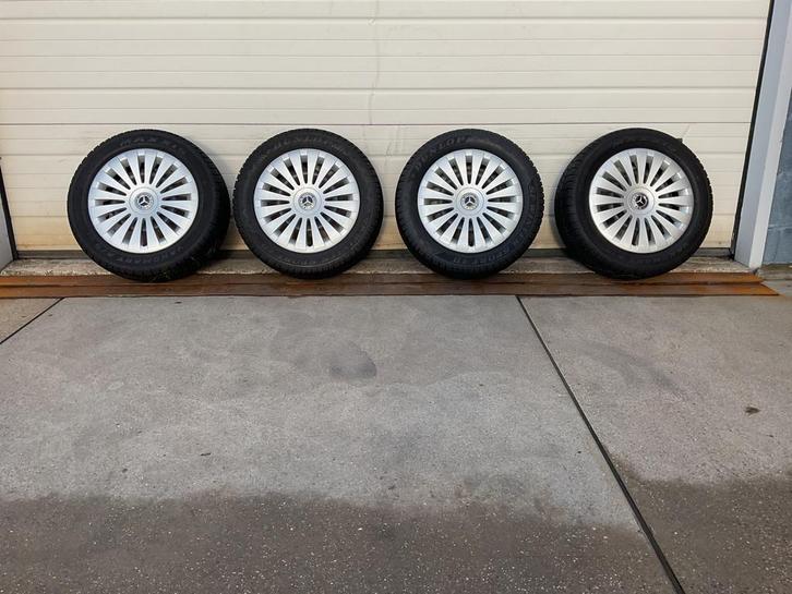 Mercedes - Vito. V - Klasse.  Winterset.  225 - 55 -17, Auto-onderdelen, Banden en Velgen, Banden en Velgen, All Season, 17 inch