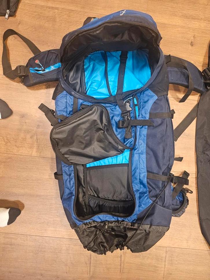 Wildebeast Techtrek Fundisi 70L Rugzak + Hoes, Sport en Fitness, Bergsport en Wandelen, Zo goed als nieuw, Rugzak, Ophalen of Verzenden