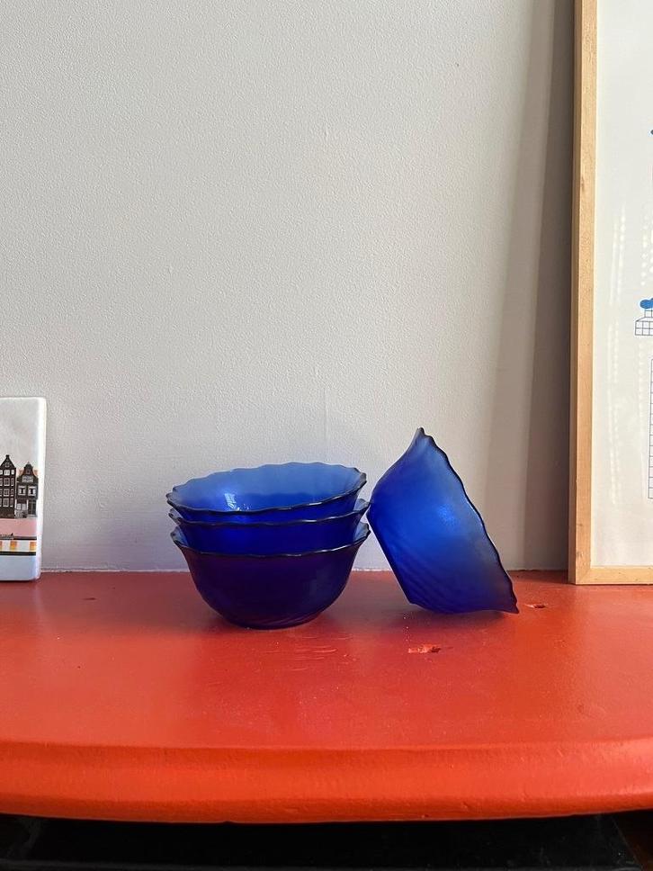 Prachtige vintage setje blauwe schaaltjes van Acoroc, Antiek en Kunst, Antiek | Glas en Kristal, Ophalen of Verzenden