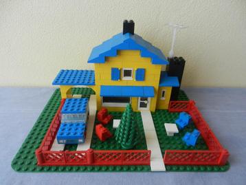 Lego 361 huis met carport en auto (uit 1974) beschikbaar voor biedingen