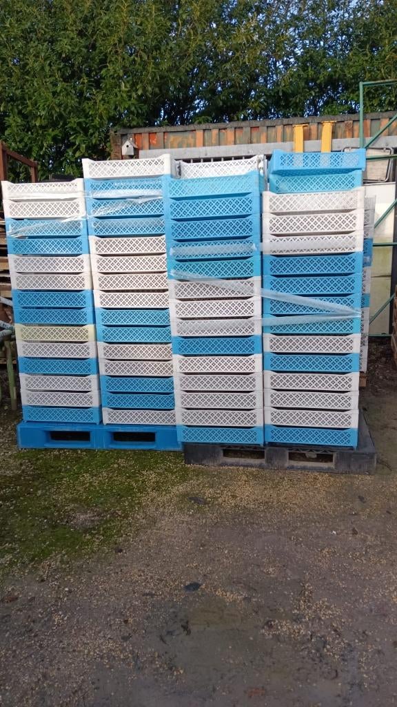 Kunststof kratten. VANDAAG GRATIS  !!, Doe-het-zelf en Verbouw, Ophalen, 40 tot 60 cm, 50 tot 75 cm, Minder dan 35 cm