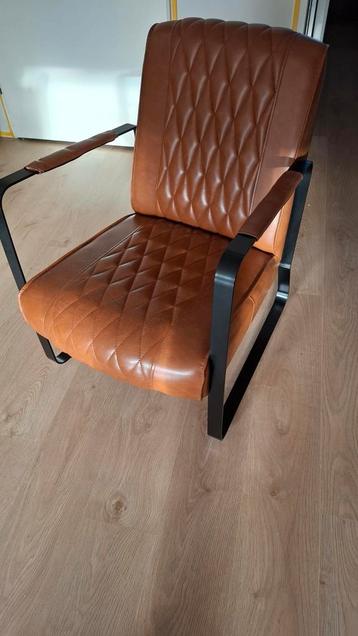 Fauteuil cognackleur beschikbaar voor biedingen