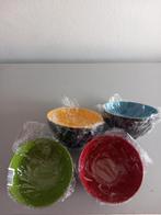 Kleurrijke Kommen Set - 4 Stuks, Ophalen, Kunststof, Schaal, Rond