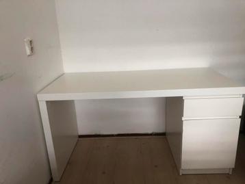 IKEA MALM Bureau - afbeelding 1