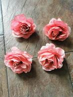 4 stuks rozen corsages, Ophalen of Verzenden, Zo goed als nieuw