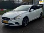 Volvo V60 1.6 T3 R-Design 18inch LM NAP Nette auto!, Voorwielaandrijving, 4 cilinders, 150 pk, Wit
