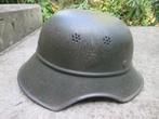 Duitse groene luftschutzhelm Volkssturm en Hj gebruikt TOP, Ophalen of Verzenden, Landmacht, Nederland
