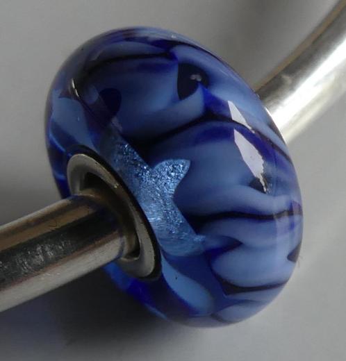 Trollbeads HELDERBLAUWE VLECHT, Sieraden, Tassen en Uiterlijk, Bedels, Zo goed als nieuw, Trollbeads, Zilver, 1 bedel, Verzenden