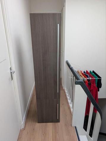 Badkamerkast Donkergrijs Houtlook 176x40x36 cm beschikbaar voor biedingen