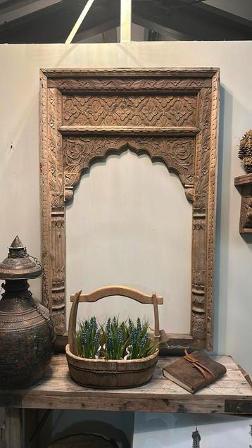 Houten lijst uit India beschikbaar voor biedingen