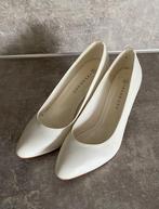 Leren schoenen, Ophalen of Verzenden, Zo goed als nieuw, Beige