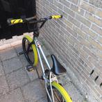Decathlon BTWIN Bmx, Fietsen en Brommers, Fietsen | Crossfietsen en BMX, Staal, Ophalen of Verzenden, Zo goed als nieuw, Voetsteunen