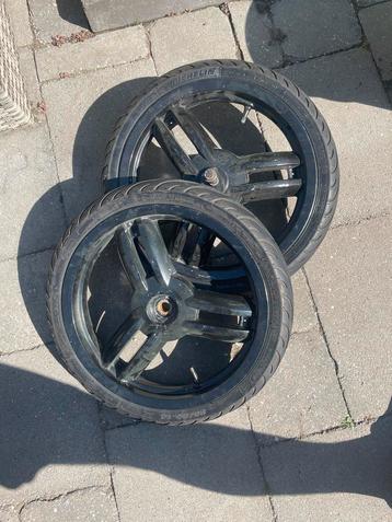 Michelin Banden 80/80-14 Peugeot Ludix beschikbaar voor biedingen