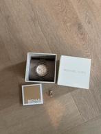 Michael Kors Zilver Horloge - Krasje op glas, Staal, Gebruikt, Guess, Polshorloge