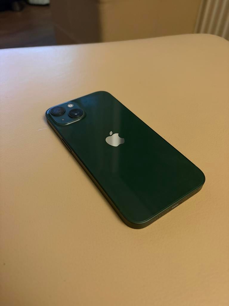 Iphone 13 zonder beschadigingen! Met quadlock, Ophalen of Verzenden, Zo goed als nieuw, IPhone 13
