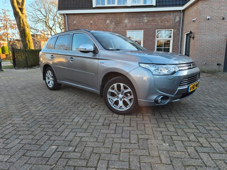 Super nette Mitsubishi Outlander full option, Auto's, Mitsubishi, Particulier, Outlander, Hybride Elektrisch/Benzine, Plug-in hybride