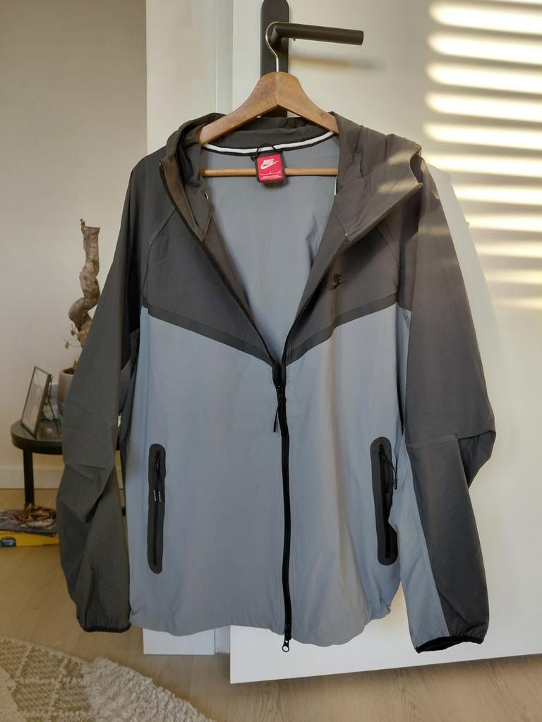 Nike Tech Woven Jas Maat L, Kleding | Heren, Jassen | Zomer, Maat 52/54 (L), Nike, Ophalen of Verzenden, Zo goed als nieuw