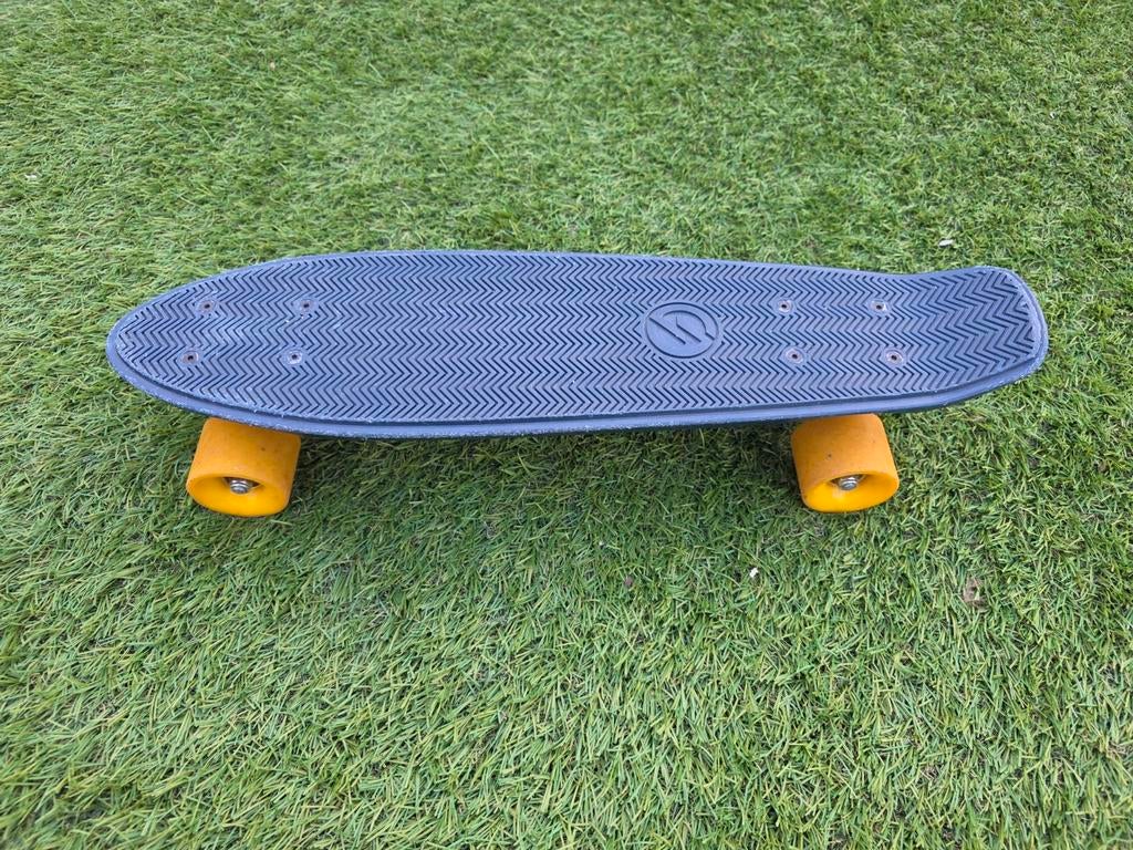 Oxelo retro penny skateboard.
56 cm lang, Sport en Fitness, Skateboarden, Ophalen of Verzenden, Gebruikt, Skateboard