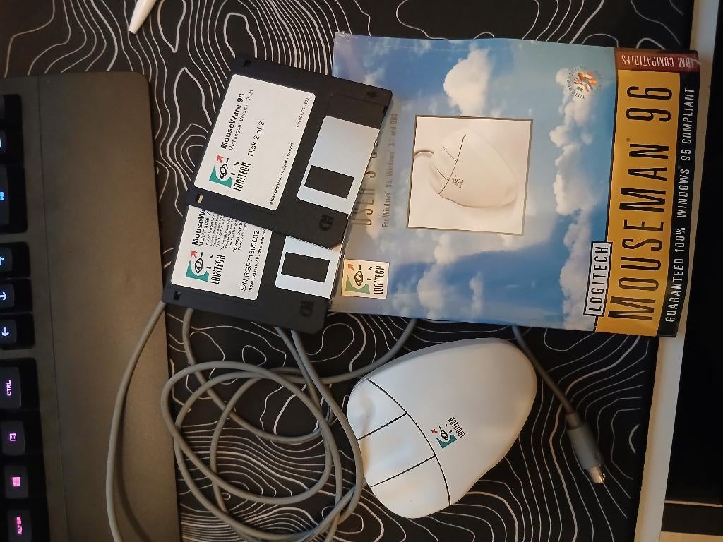 Logitech MouseMan 96 Compleet met floppy's & manual, Ophalen of Verzenden, Logitech Digital Extreme Wingman