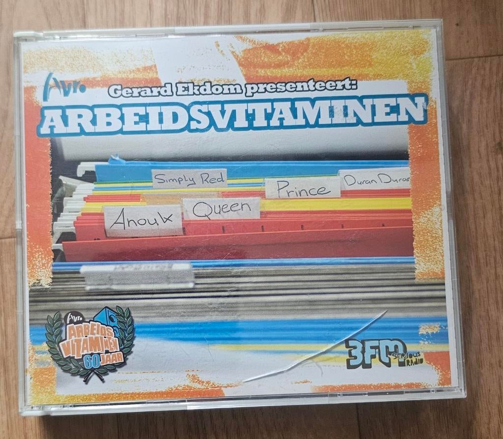 Gerard Ekdom Presenteert ArbeidsVitaminen (3 Cdbox), Ophalen of Verzenden, Zo goed als nieuw