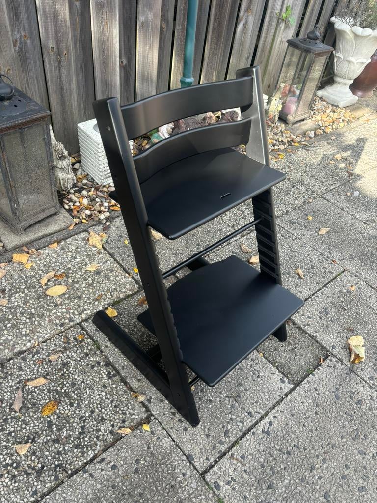 Zwarte meegroeistoel stokke tripp trapp nieuw model zwart, Kinderen en Baby's, Kinderstoelen, Ophalen, Gebruikt, Meegroeistoel