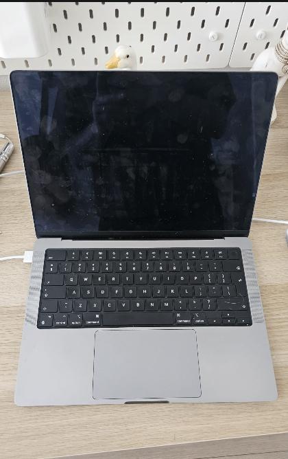 MacBook M1 Pro 14 - With broken screen, Computers en Software, Apple Macbooks, MacBook Pro, Gebruikt, Overige groottes, 512 GB