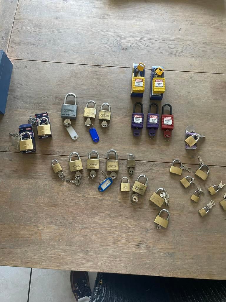 ABUS en ROKK hangsloten met sleutels - Diverse maten, Ophalen of Verzenden, Nieuw, IJzer, Slot