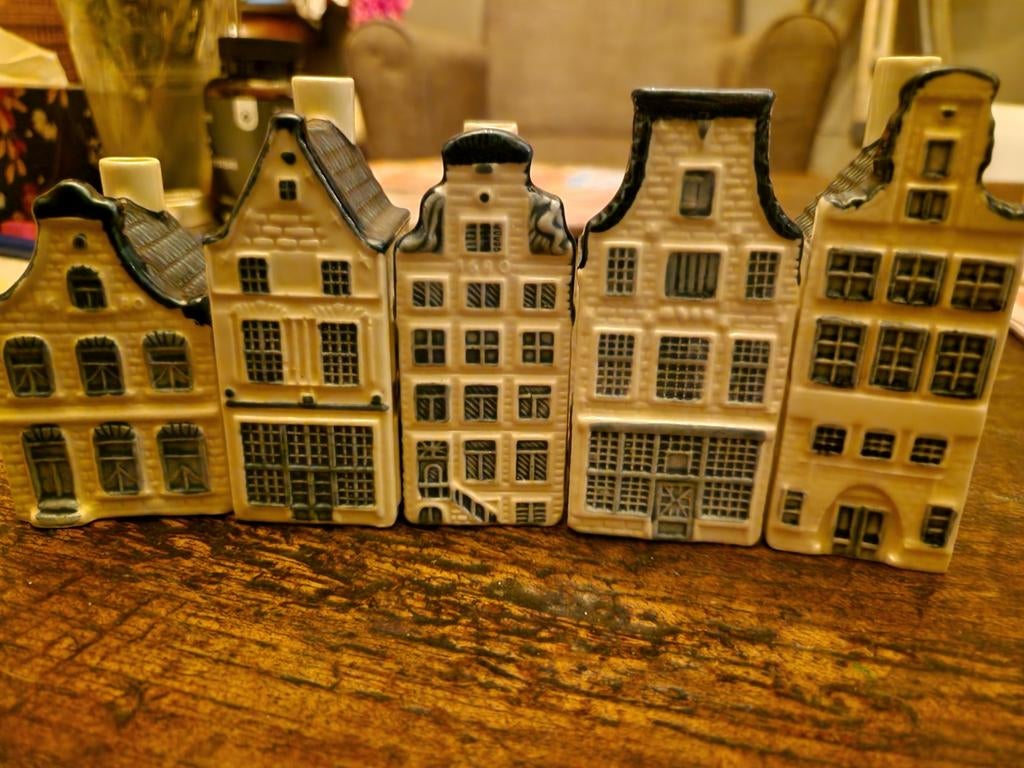 Set van 5 originele KLM huisjes (5, 8, 14, 23, 42) gevuld, Ophalen of Verzenden, Zo goed als nieuw, 1 t/m 20, Gevuld