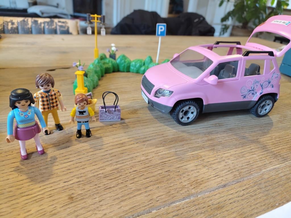 Playmobil - Familiewagen met parkeerplaats 9404, Ophalen of Verzenden, Gebruikt, Complete set