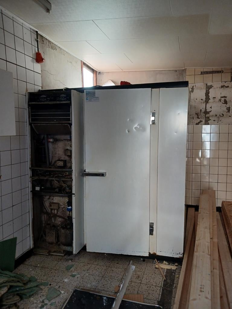 Kapotte koelkast voor sloop of onderdelen, Witgoed en Apparatuur, Ophalen, Niet werkend
