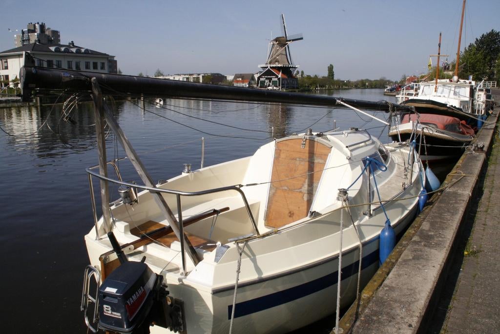 Zeilboot met buutenboordmotor Yamaha 8 pk, Watersport en Boten, Kajuitzeilboten en Zeiljachten, Ophalen, Gebruikt, Tourjacht of Cruiser