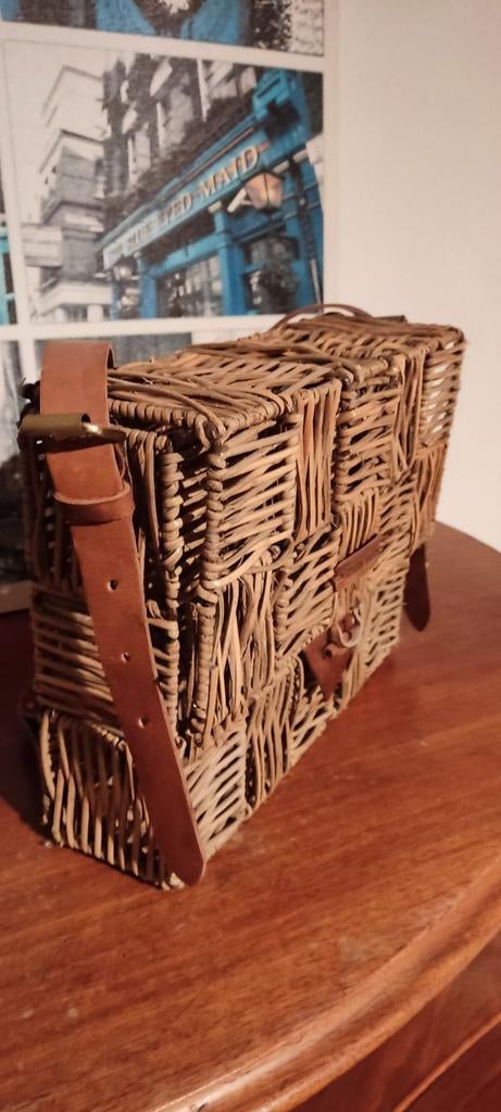 Riviera Maison riet met leren banden, Ophalen, Zo goed als nieuw, Zonder inhoud