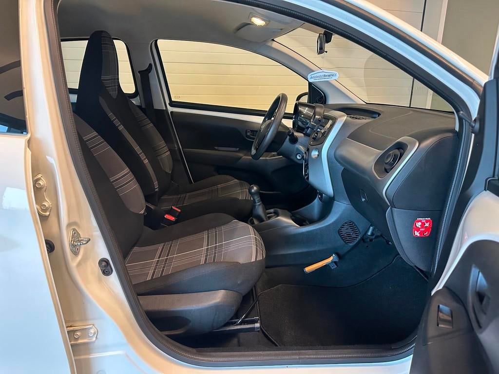 Peugeot 108 1.0 e-VTi 5-DEURS ACTIVE-uitv/LED-DAGRIJVERLICHT, Voorwielaandrijving, Stof, Gebruikt, Start-stop-systeem