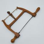 Klein houten spanzaagje (ML), Antiek en Kunst, Antiek | Gereedschap en Instrumenten, Ophalen of Verzenden