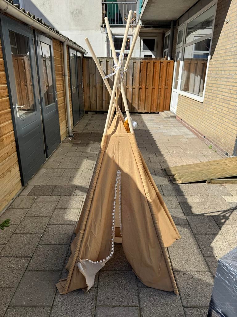 Gele Tipi tent, Ophalen, Zo goed als nieuw